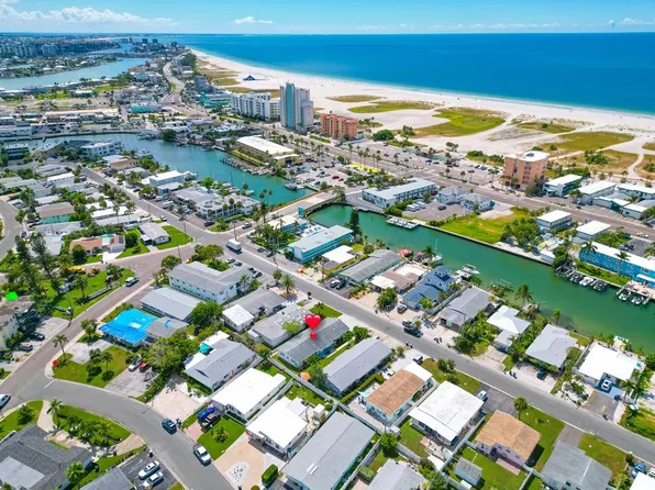 11295 1st St E, Treasure Island, FL 33706