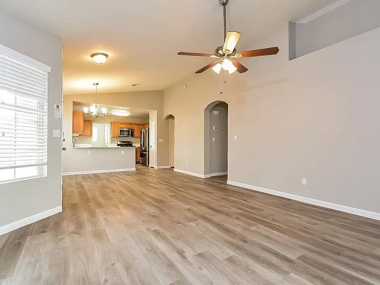 8100 Pursuit Ct — Photo 3