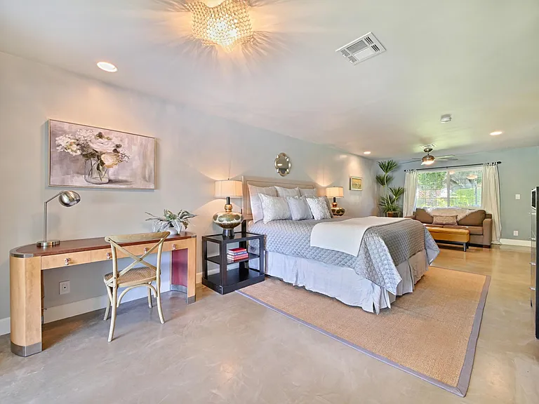 72248 Desert Dr — Photo 24