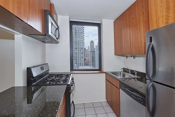 Rented by Brown Harris Stevens | media 7