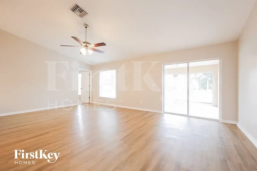 3 bed, 2.0 bath, 1993 sqft, $2,150 — Photo 3