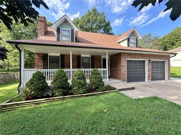 1332 Campbell Ave, Liberty, MO 64068