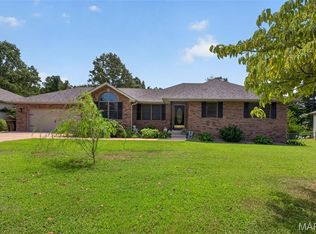 800 Rosewood Dr, Lebanon, MO 65536