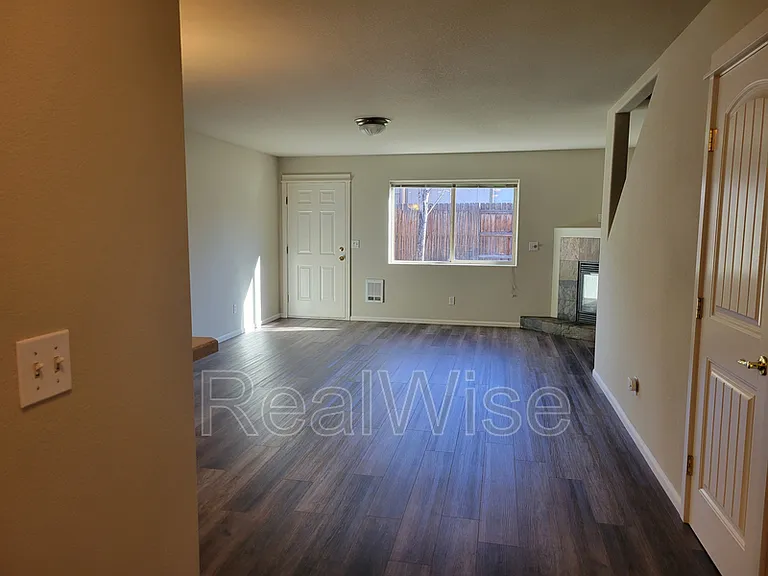 2446 SW 23rd St — Photo 2