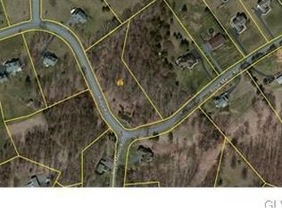 570 Royal Manor Rd, Easton, PA 18042