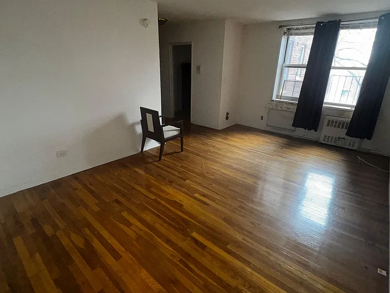 2170 University Ave #4S — Photo 1