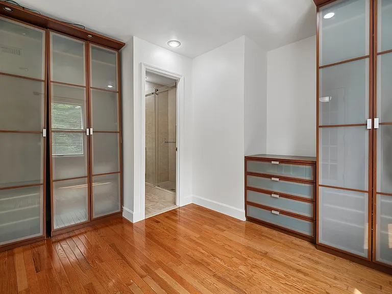 66 W Hobart Gap Rd — Photo 17