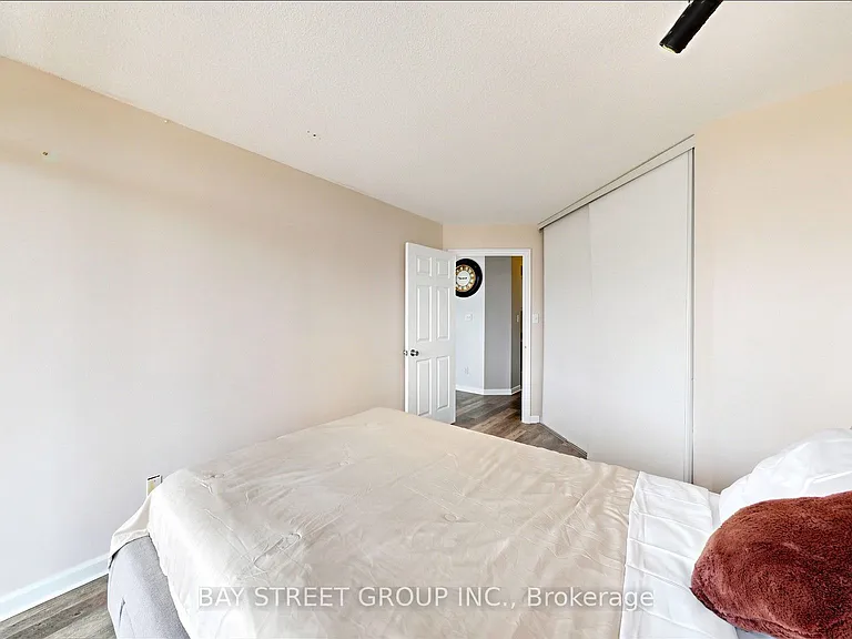 1001 Cedarglen Gate #Penthouse 720 — Photo 29