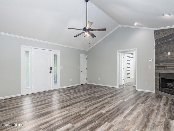 5th image of 212 Michelle Dr