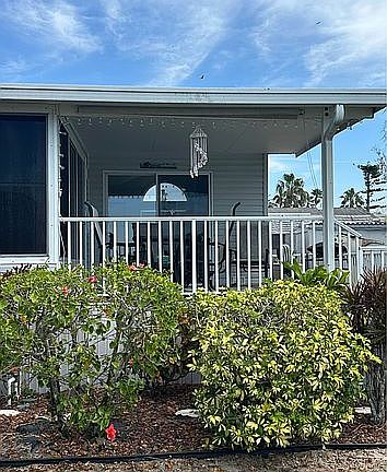 4th image of 800 Kay Rd NE #1012