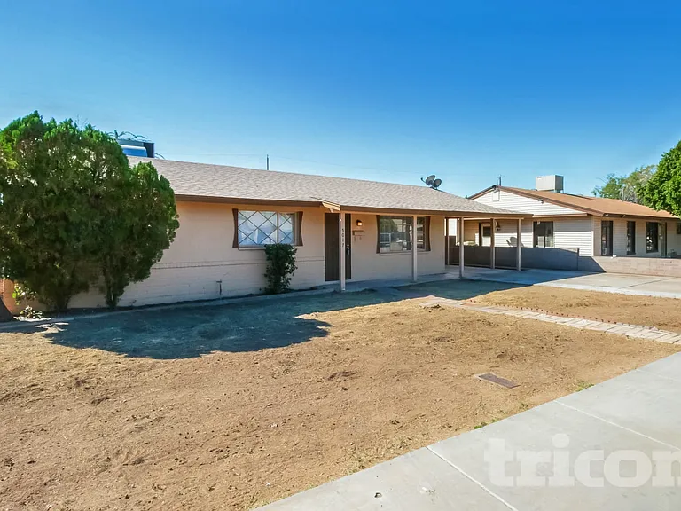 5017 W Sierra Vista Dr — Photo 2