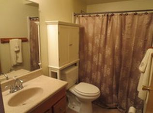 857 S Imperial Dr, Hartland, WI 53029