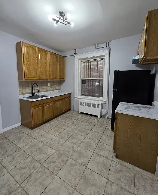 3 bed, 1000 sqft, $2,500 — Photo 4