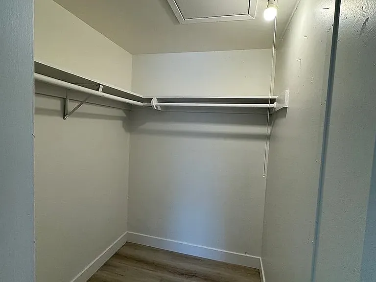 8650 Hurlbut St — Photo 22