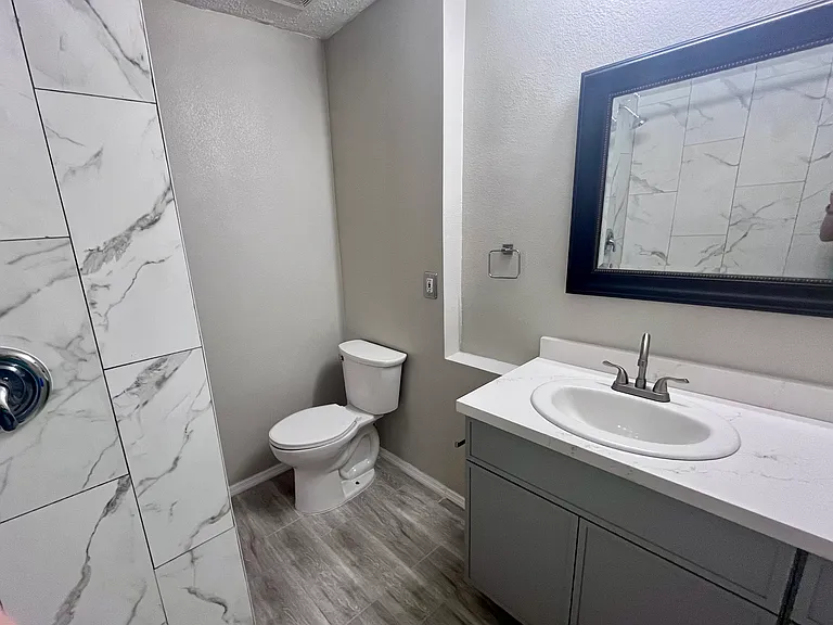 1828 W Tuckey Ln — Photo 11