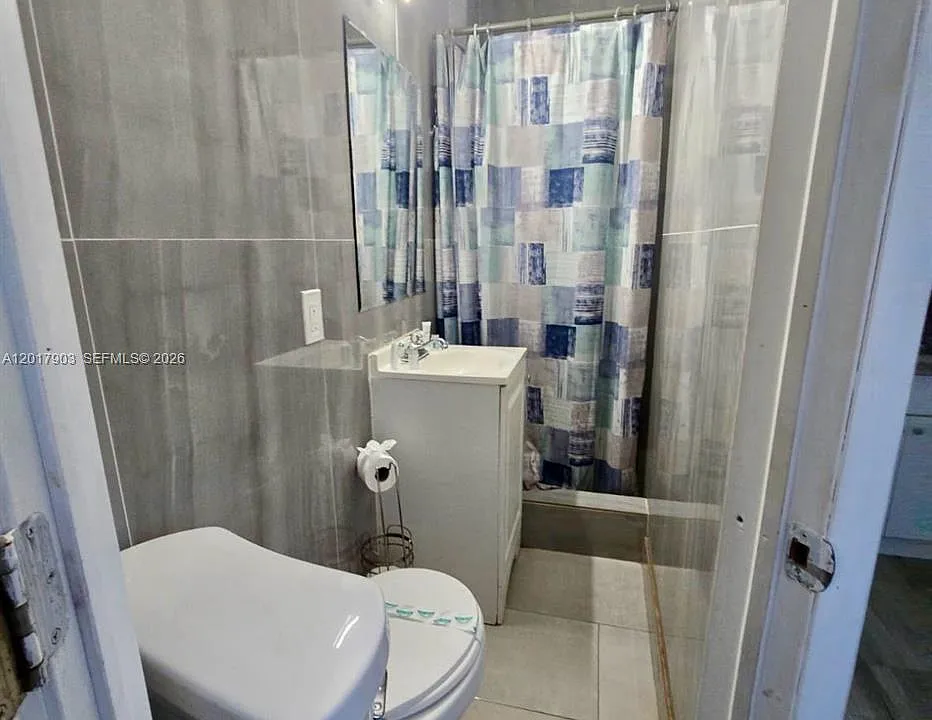 109 SE 9th St #6