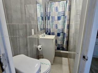 109 SE 9th St #6, Hallandale, FL 33009