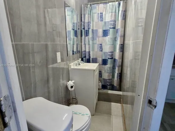 109 SE 9th St #6, Hallandale, FL 33009