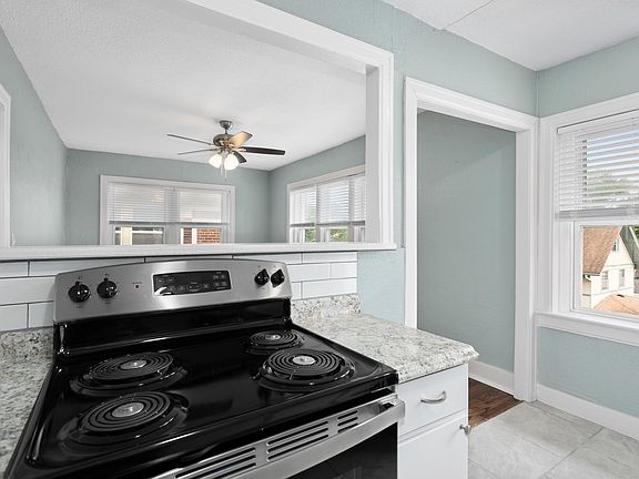 4th image of 720 & 722 W 37th St #11270016