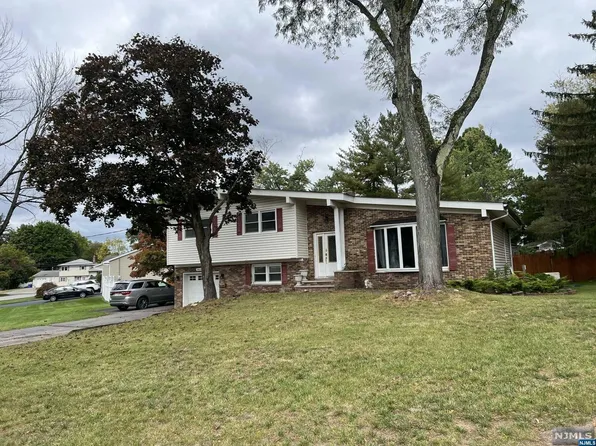 11 Harmer Ter, Wayne, NJ 07470