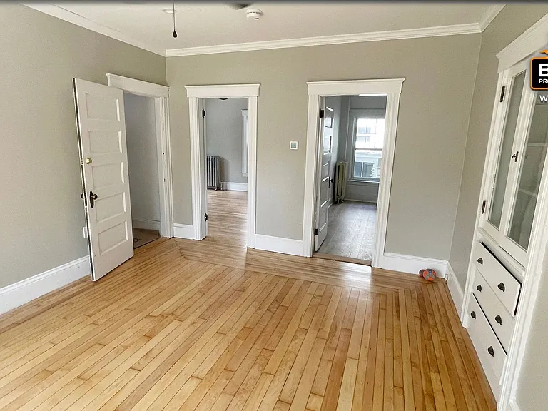 10-12 Otis St — Photo 29