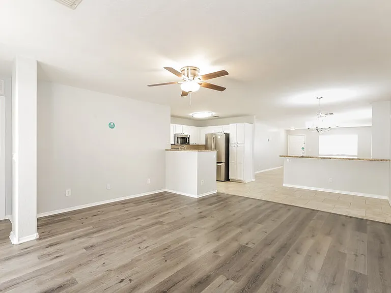 16224 W Pioneer St — Photo 7
