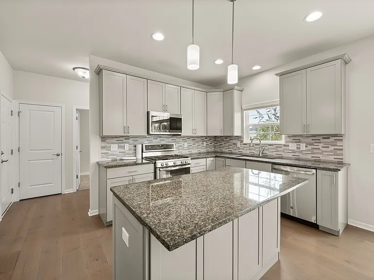 406 Mary Ann Cir — Photo 11