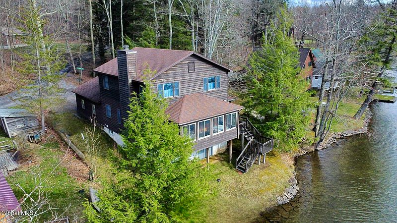 3rd image of 102 Shoreline Drive