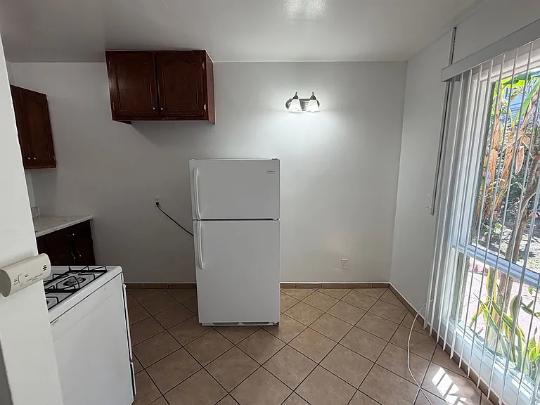 1518-40 E Artesia Blvd — Photo 30