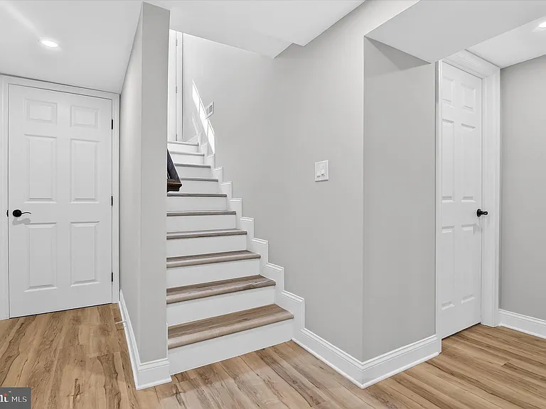 1607 N Glebe Rd — Photo 30