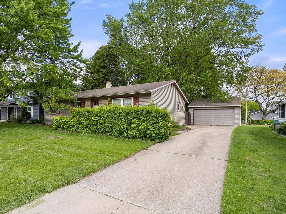1st image of 1054 Oxford Ct