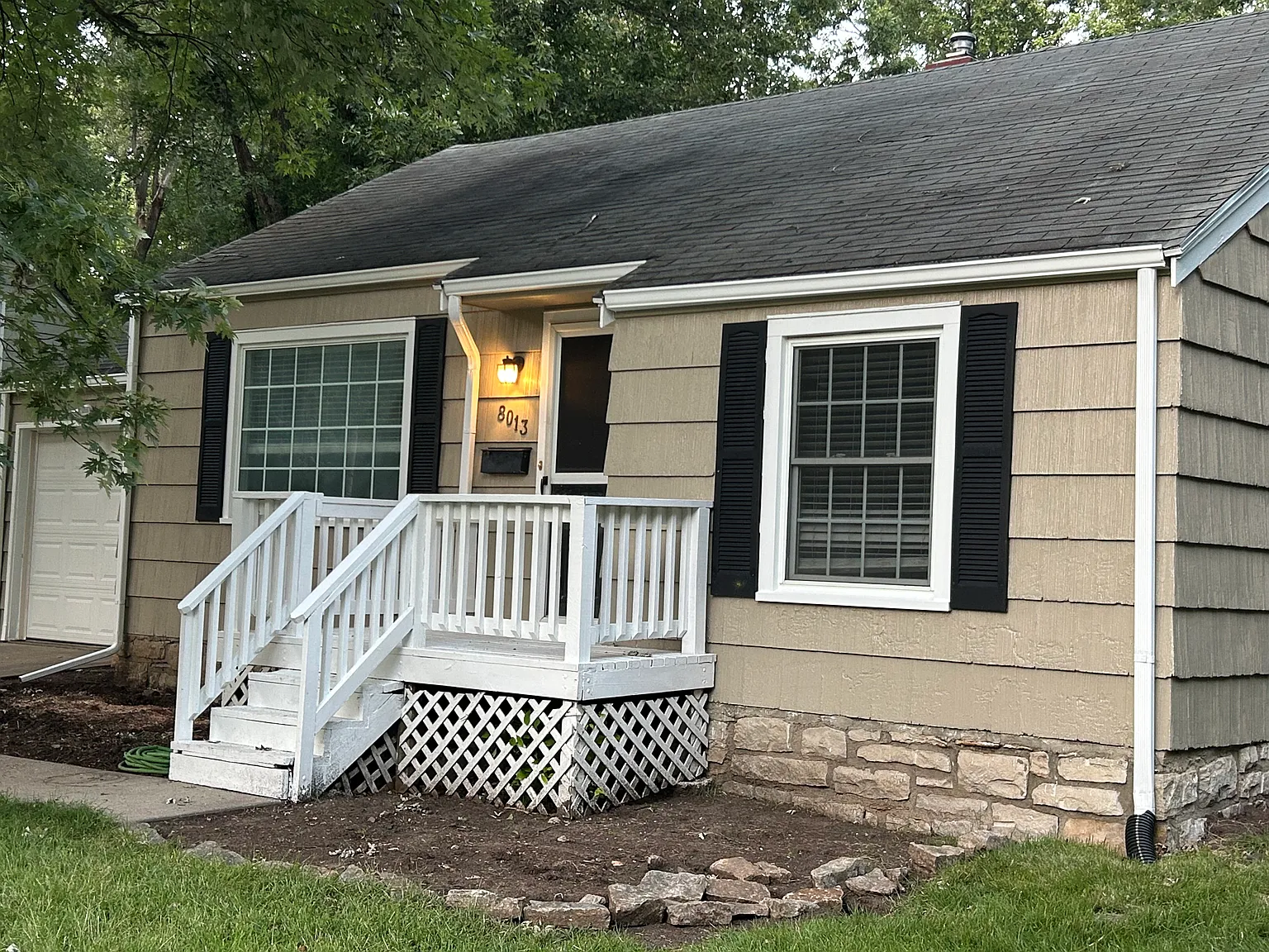 2 bed, 897 sqft, $1,500 — Photo 1
