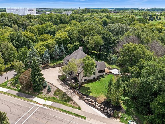 2nd image of 740 Mendota Heights Rd