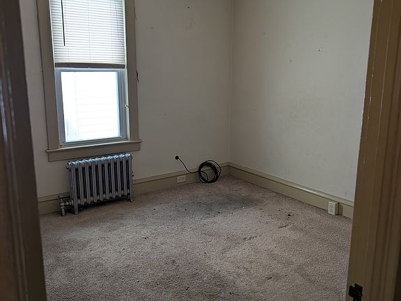 5th image of 484 W Frack St