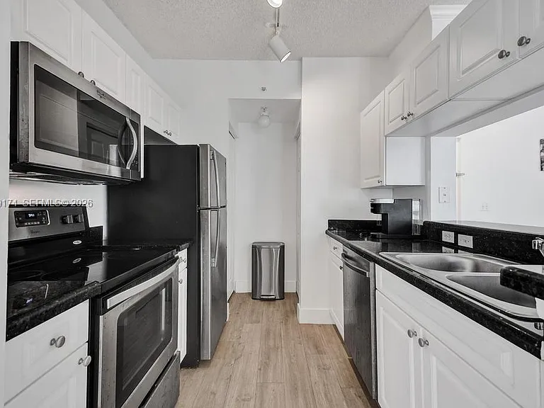 17100 N Bay Rd #1511 — Photo 51