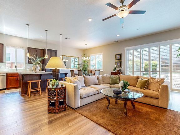 2nd image of 1431 Acorn Way