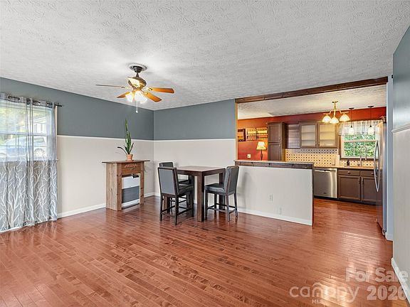 2nd image of 84 Candlelight Cir