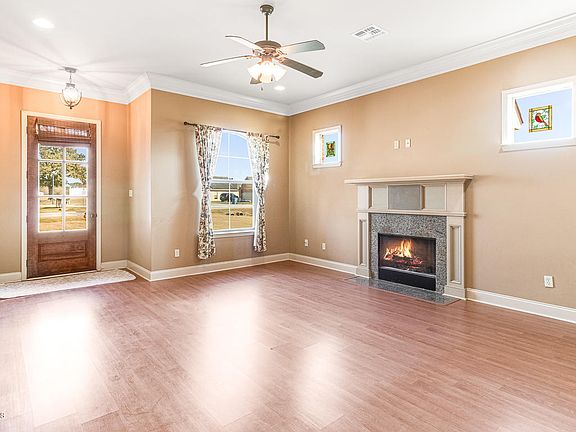 5th image of 113 Legend Creek Dr