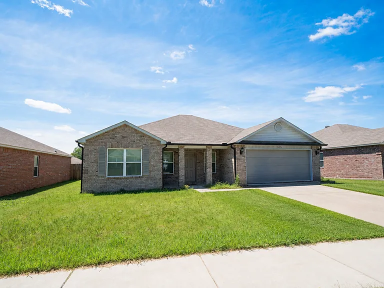 1125 Gallery Dr — Photo 1