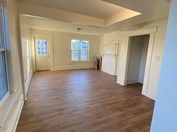 2nd image of 2118 Sullivant Ave #2120