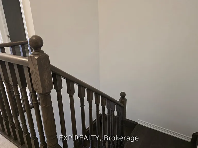 80 Singhampton Rd — Photo 11