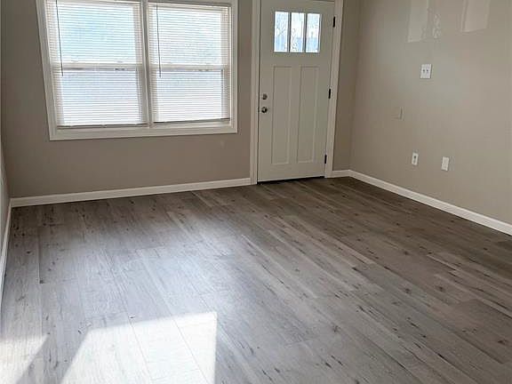 3rd image of 1115 Saint Bartholomew Dr