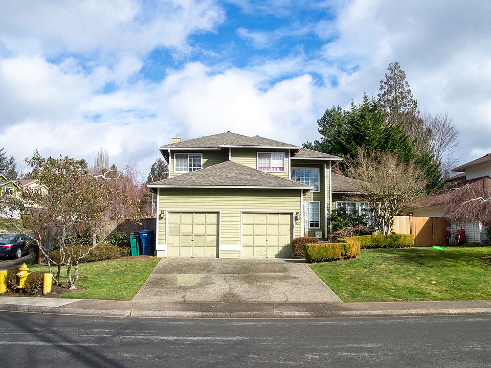1st image of 920 221st Ave NE