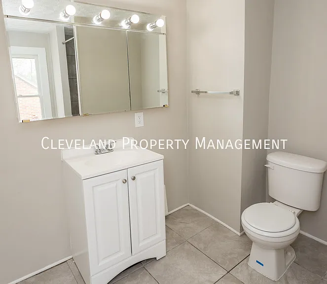 558 Grace Ave — Photo 27