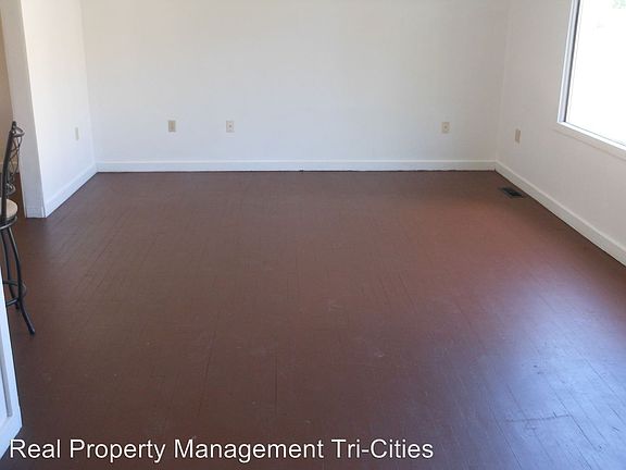 2nd image of 1308 Thayer Dr