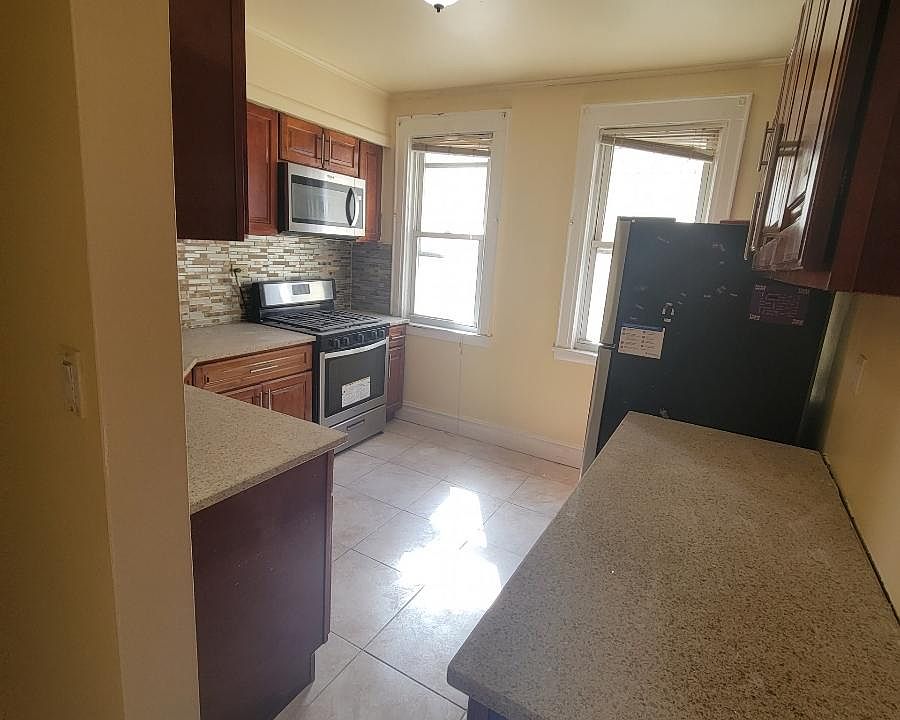2nd image of 10303 Lefferts Blvd Floor 2