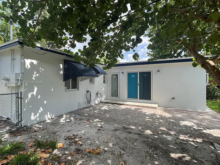 1420 NE 1st Ave — Photo 6