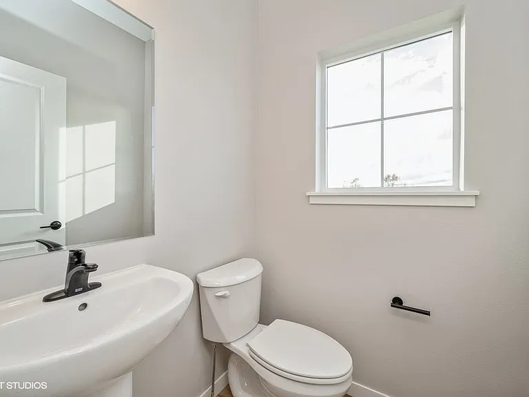 Rookwood Commons — Photo 16
