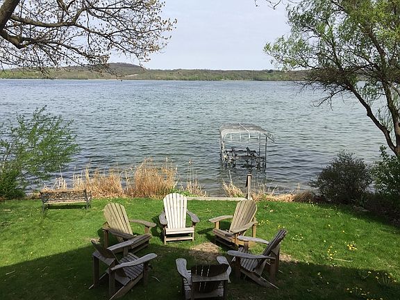 2nd image of 3340 Lake Dr