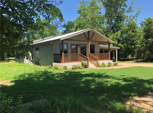 706 Jones St, Smithville, TX 78957
